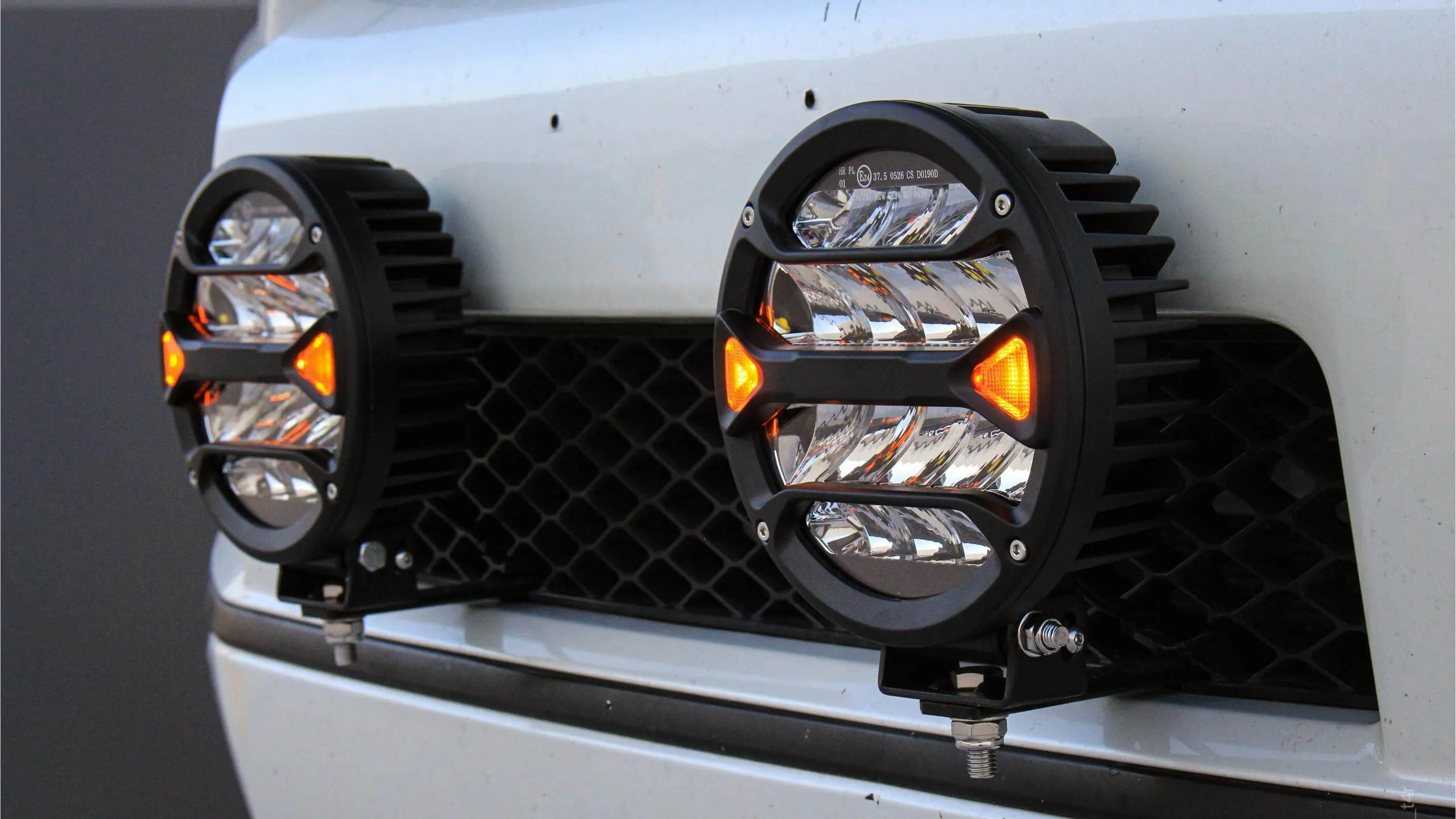 7in 24000LM 240W Offroad LED Driving Lights for Jeep Pickup SUV Truck Bar Bumper