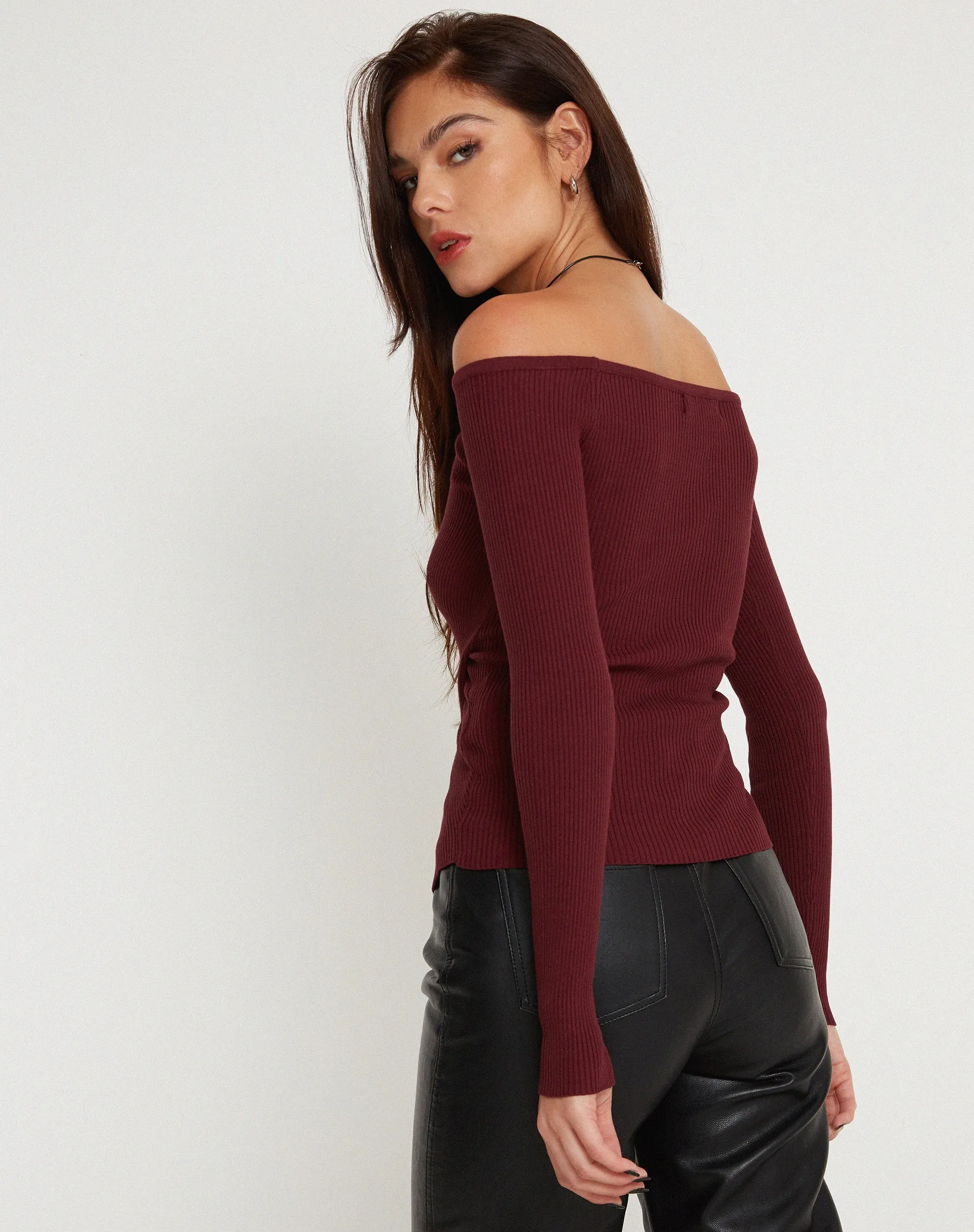 Amandari Bardot Long Sleeve Top in Marron