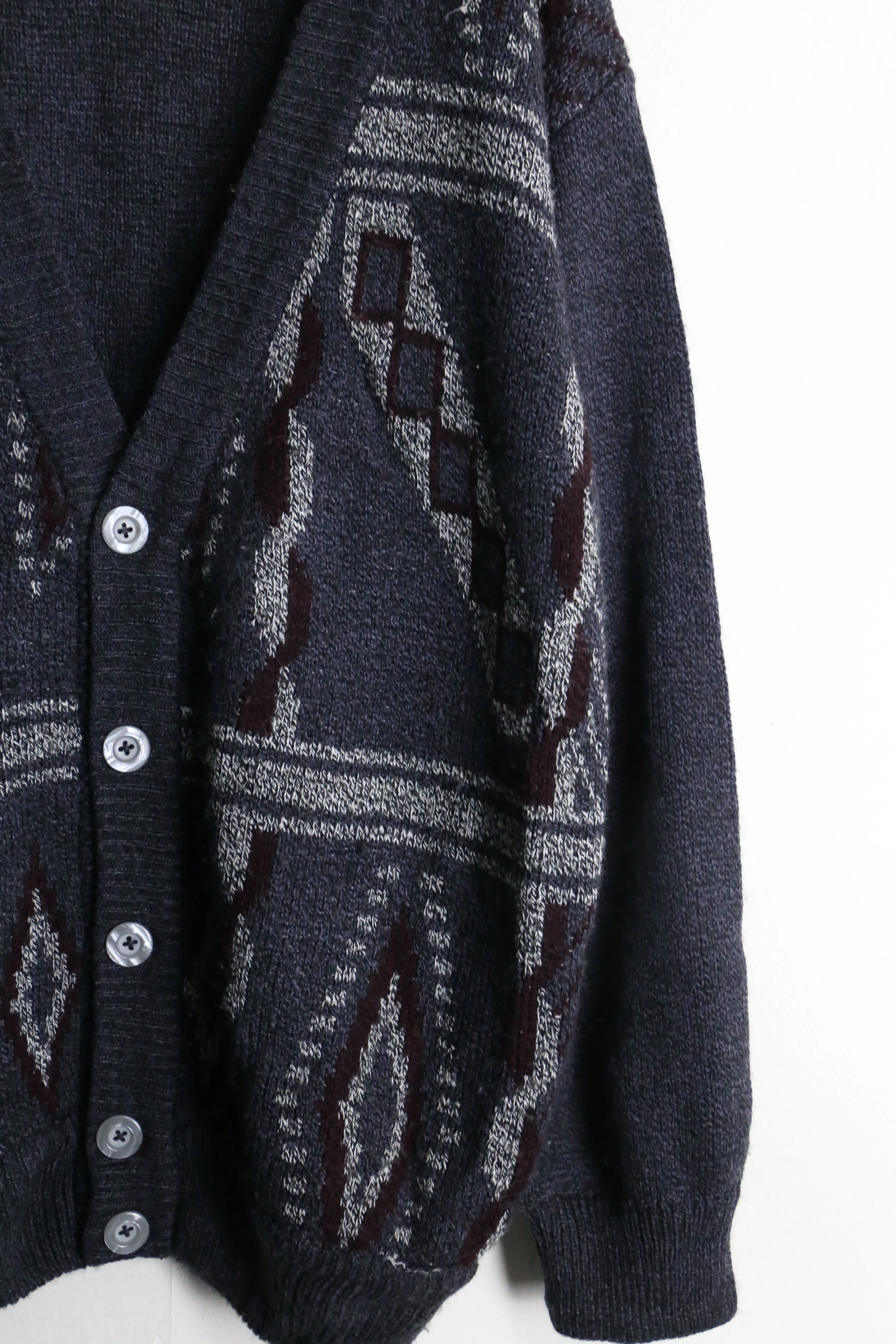 gray tone geometric pattern knit cardigan