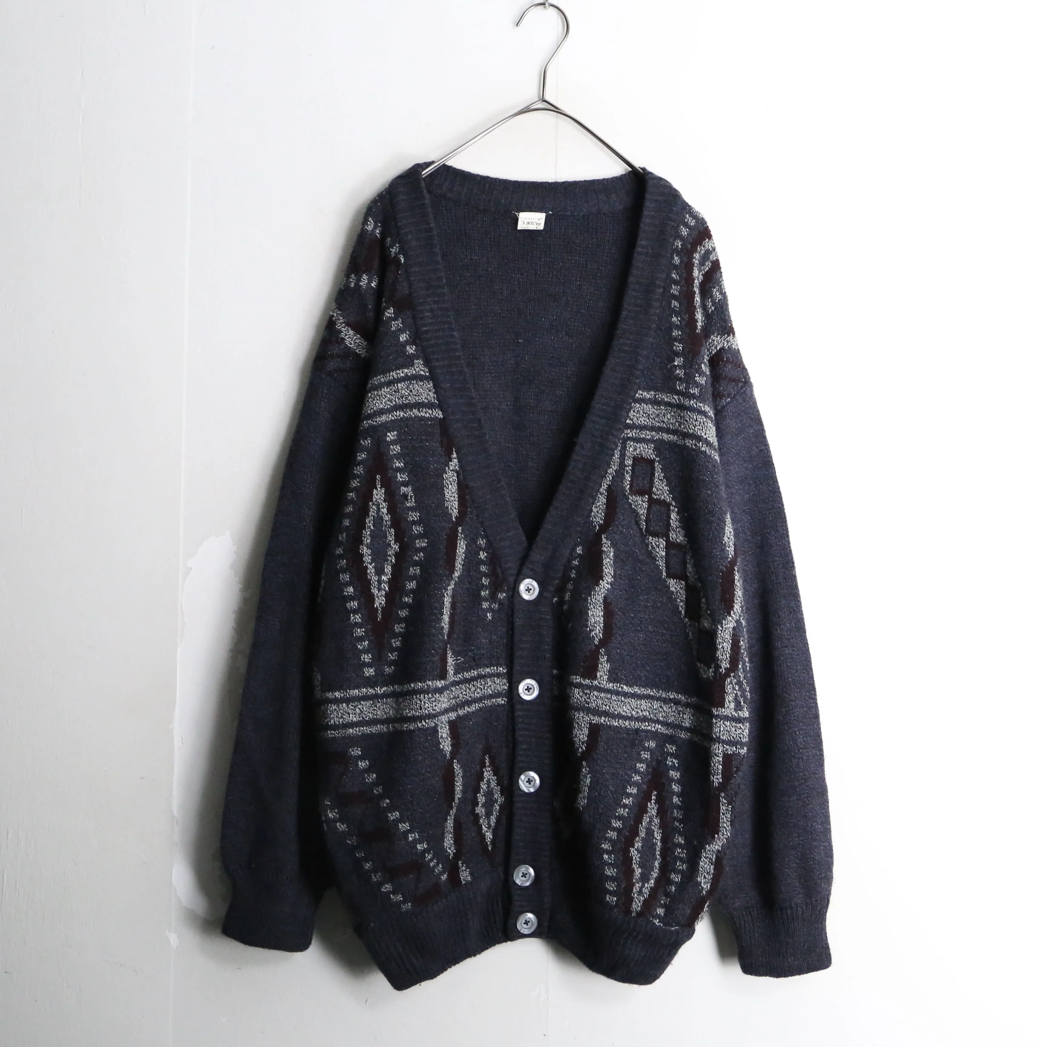 gray tone geometric pattern knit cardigan