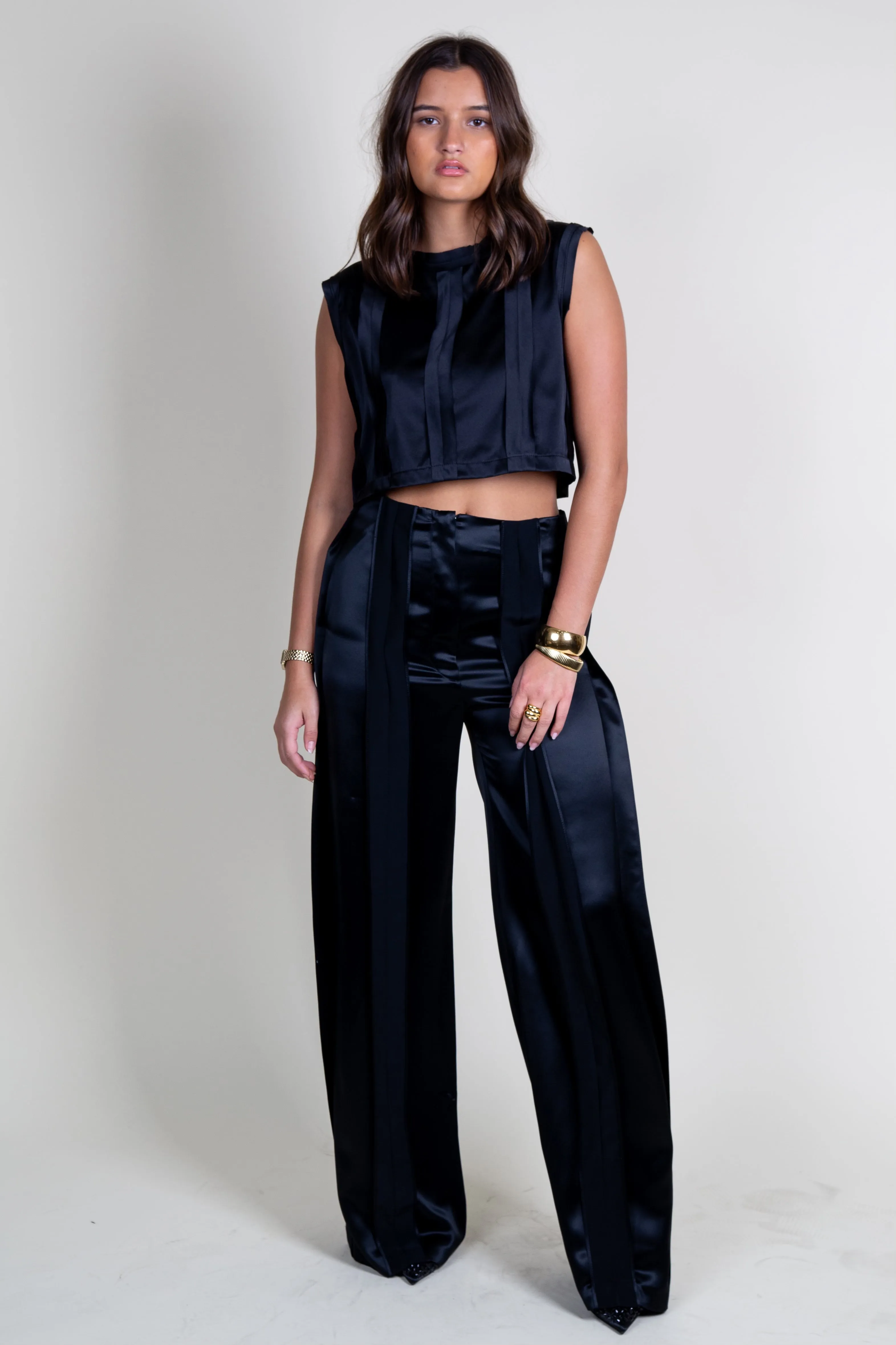 NONCHALANT | Thea Crop - Black